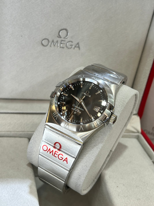 Constalation aço fundo preto